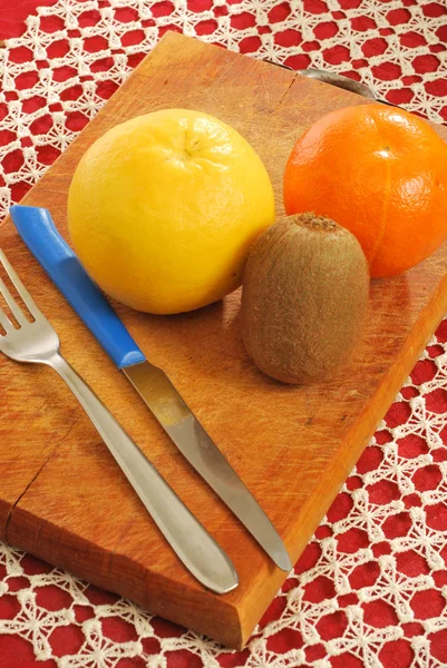 Orange, Grapefruit und Kiwi — Stockfoto
