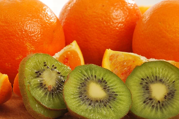 Apelsin och kiwi 004 — Stockfoto