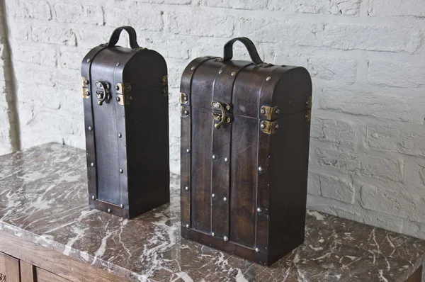 Leather suitcases to save or present one or two bottles of wine — Stock Photo, Image