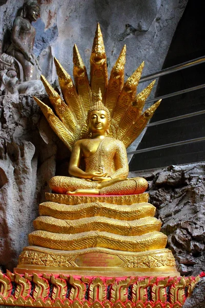 Imagem de Buda na Caverna, Templo de Buda, Ásia, Tailândia — Fotografia de Stock