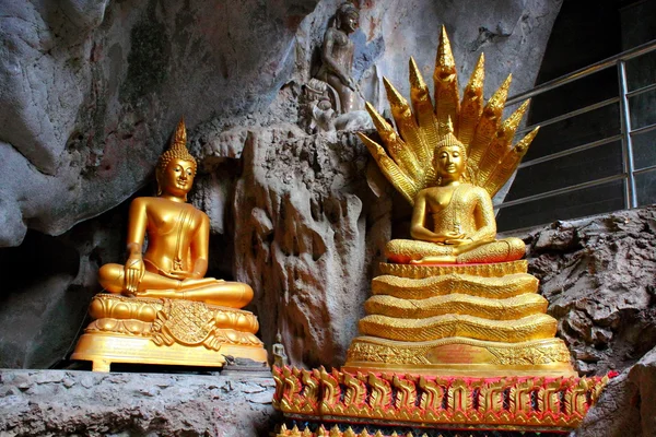 Image de Bouddha dans la grotte, temple de Bouddha, Asie, Thaïlande — Photo
