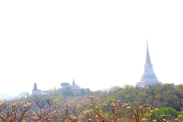 Vista desde Khao Wang, Antiguo Palacio del Rey en Petchburi, Tailandia — Foto de Stock