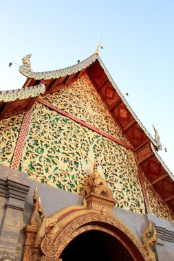 Budist Kilise çatısının