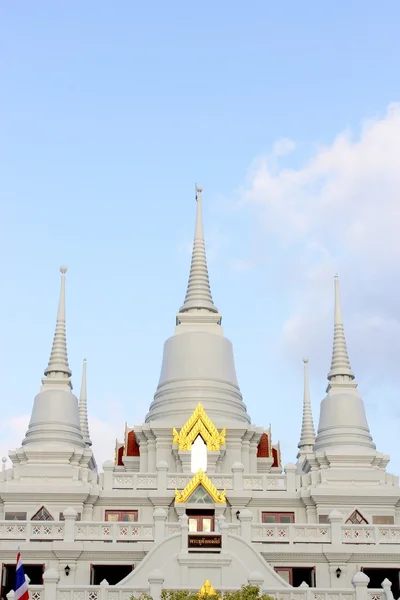 泰国的宝塔。扫管笏 asokaram，sumutpakran 泰国 — 图库照片