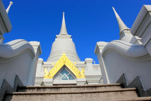 Pagoda tailandesa. Wat Asokaram, Sumutpakran, Tailandia — Foto de Stock