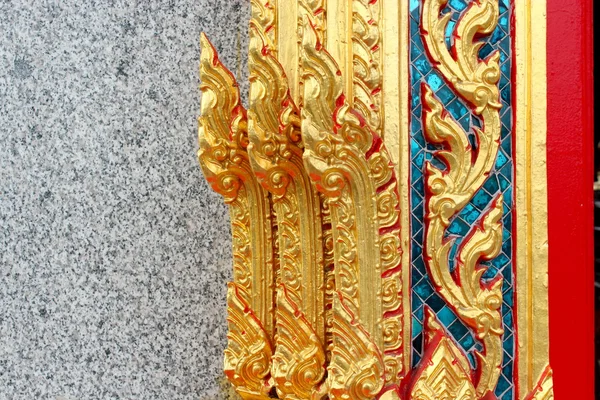 Janela lateral do templo na Tailândia — Fotografia de Stock