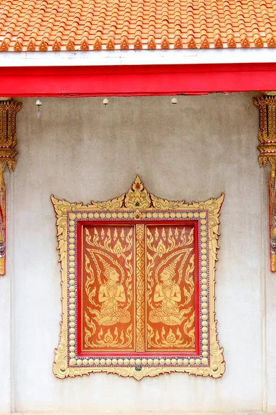 Wooden window of Thai temple in Thailand — Stock Photo, Image