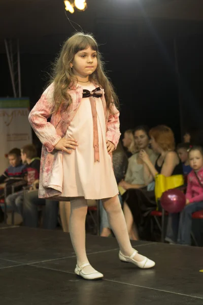 Детское модное шоу в Минске, Беларусь — стоковое фото
