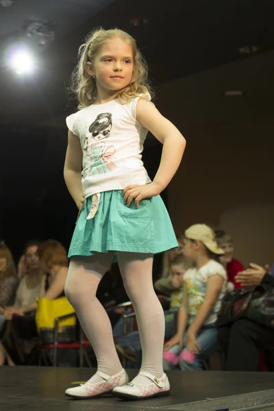 Pokaz mody dzieci w Mińsku, Białoruś — Zdjęcie stockowe