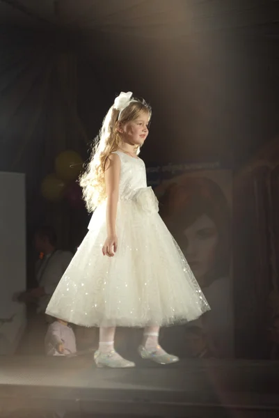 Semana de la Moda Bielorrusia. Moda infantil —  Fotos de Stock