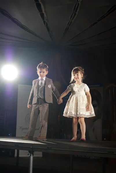 Vitryssland modeveckan. barn mode — Stockfoto