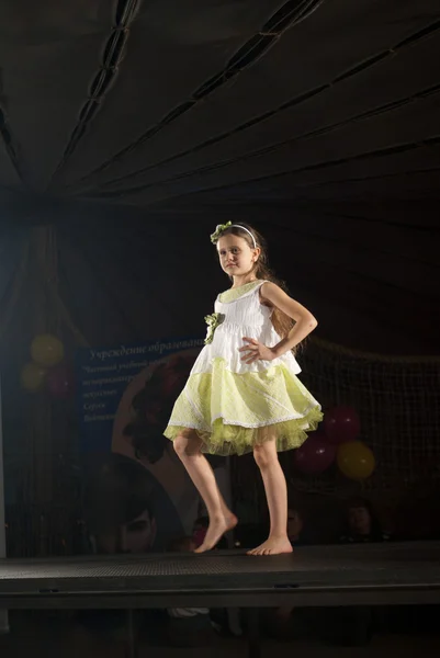 白俄罗斯时装周。儿童时装 — 图库照片