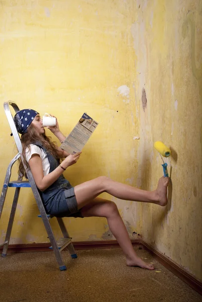 Girl festmény a falon — Stock Fotó