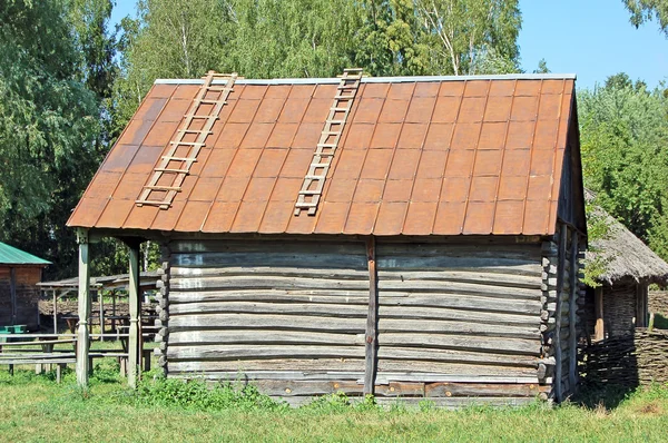 Starożytne drewniana stodoła — Zdjęcie stockowe