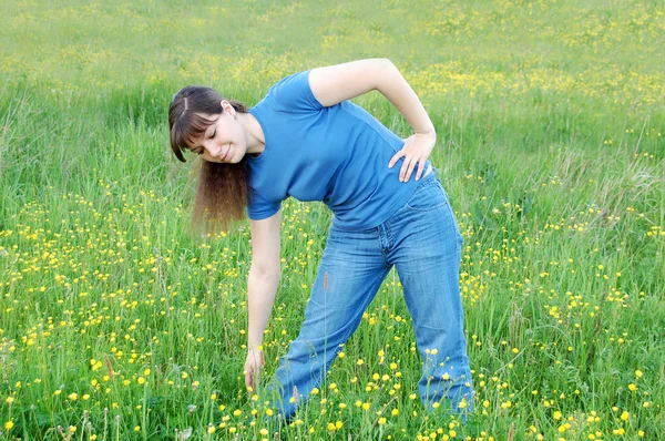 Fitness dívka na hřišti — Stock fotografie