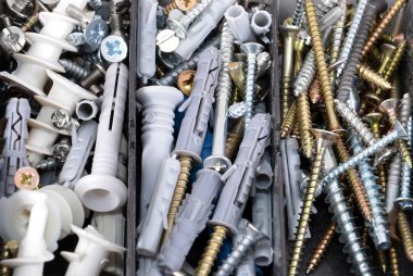 plastik düzenleyici kutusunda canı cehenneme