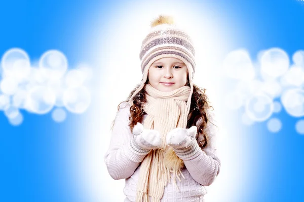 Zimní dívka abstraktní modré a bílé pozadí — Stock fotografie