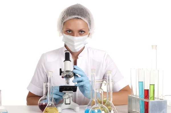 Forskare som arbetar i laboratoriet — Stockfoto