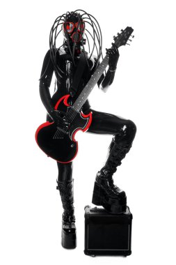 rock gitar ile ağır kauçuk siyah lateks gasmask kız