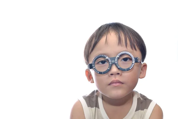 Αγόρι οφθαλμολογική εξέταση — Φωτογραφία Αρχείου