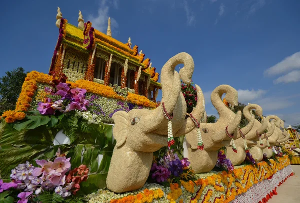 Tayland çiçek araba — Stok fotoğraf