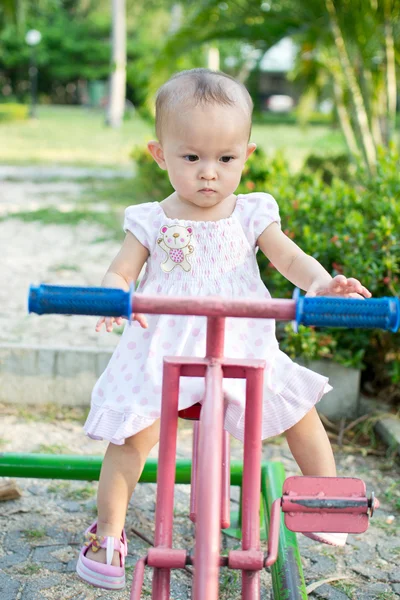 Süßes asiatisches Kind — Stockfoto