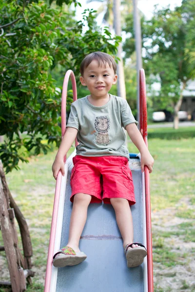 Aranyos ázsiai gyerek — Stock Fotó