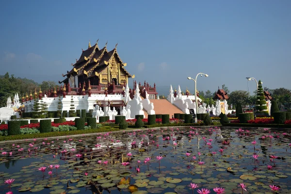 Edifício lanna tailandês — Fotografia de Stock