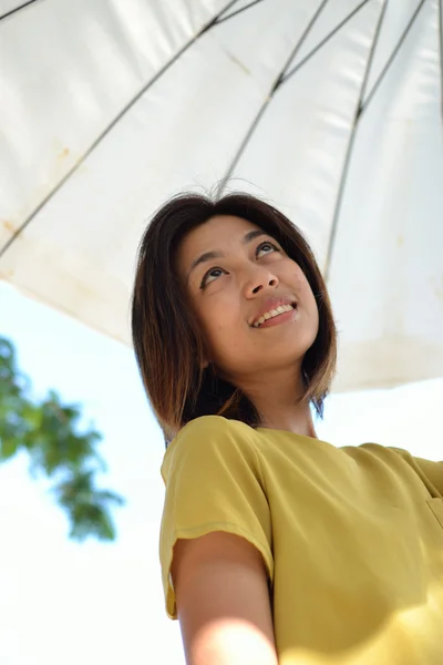 Aranyos ázsiai nő — Stock Fotó