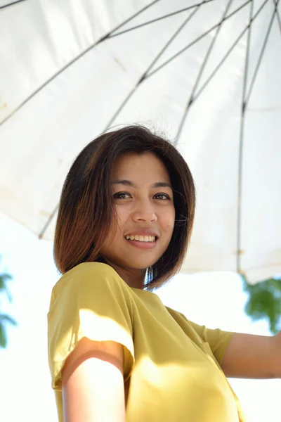 Linda mujer asiática —  Fotos de Stock