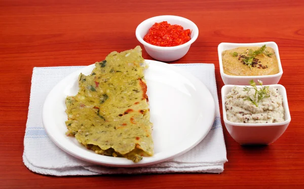 Karnataka cuisine rotti, chutney and chili sauce — Stock Photo, Image