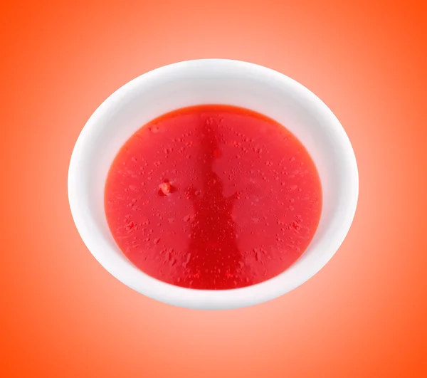 Вкусный овощной томатный суп крупным планом — стоковое фото