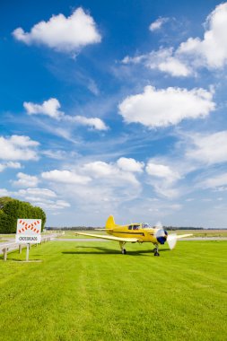 Plane at Crossroads clipart