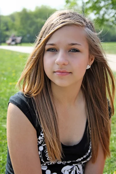 Krásná dospívající dívka — Stock fotografie