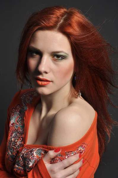 젊은 섹시 한 빨강 머리 소녀 — 스톡 사진