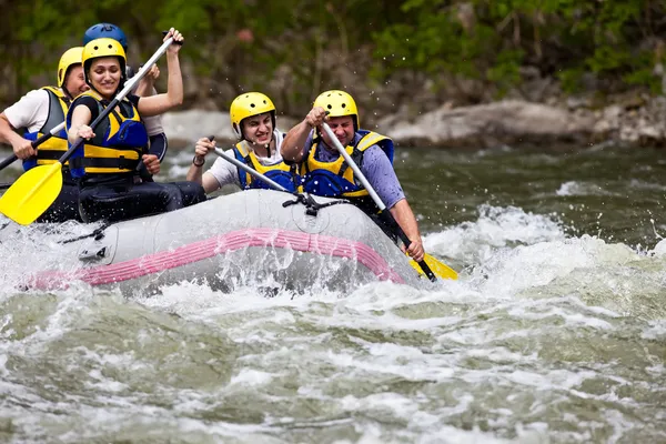 Rafting sulle acque bianche — Foto Stock