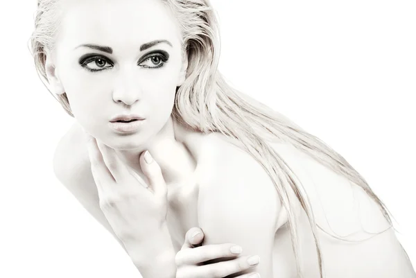 Blonde Frau mit Schönheitsschminke über Weiß — Stockfoto