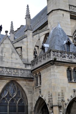 louvre paris.museum görünümünü.