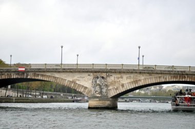 seine.paris kıyısında.