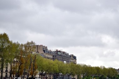 seine.paris kıyısında.