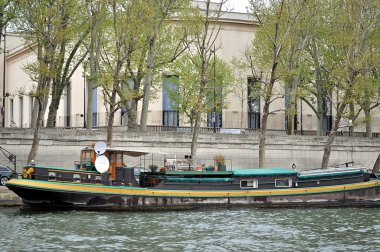 seine.paris kıyısında.