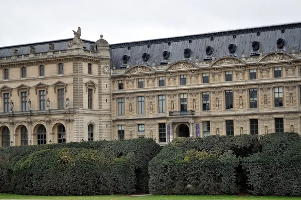 Beskåda av paris.museum Louvren. — Stockfoto