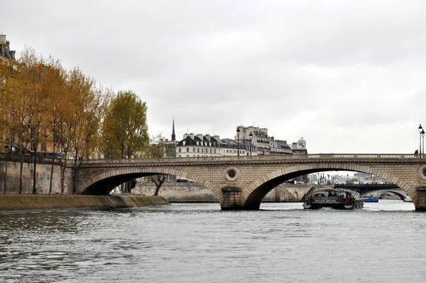 De oever van de seine — Stockfoto