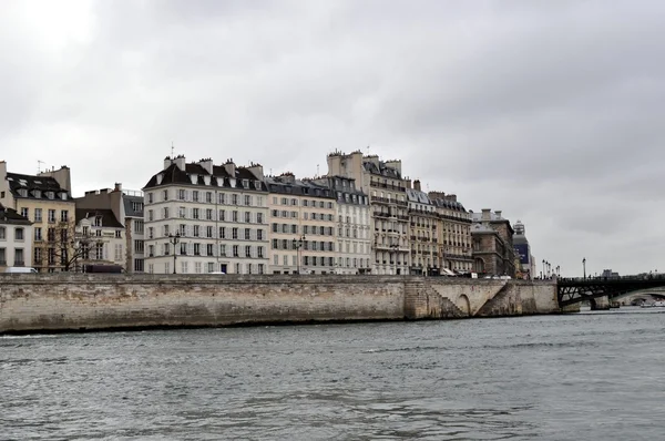 The shore of Seine — Stock Photo, Image