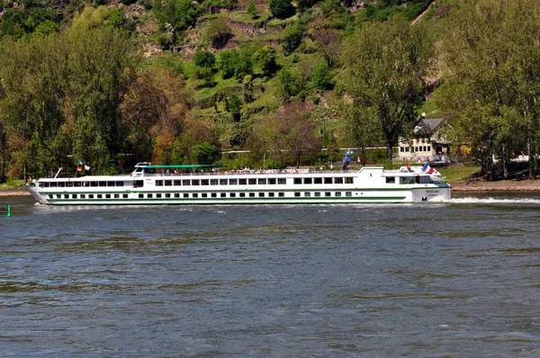 Staden reine.some centrum på reine. — Stockfoto