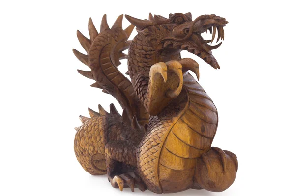 Деревянный дракон, символ китайского нового года, изолированный на белой ба — стоковое фото