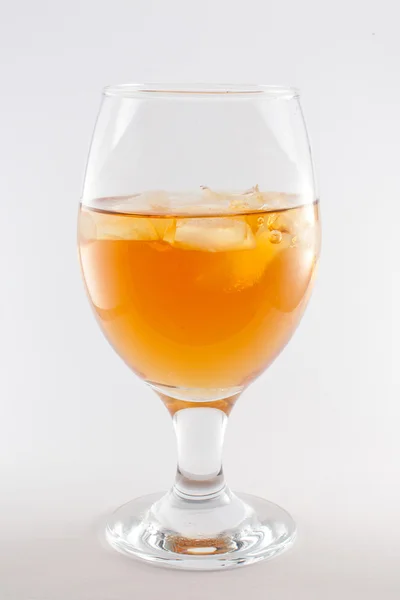 Whisky con hielo en un vaso — Foto de Stock
