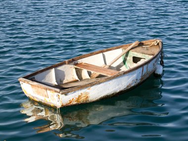 eski bir tekne