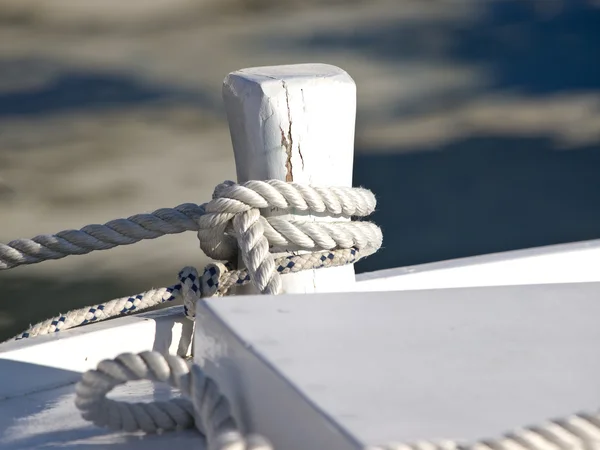 Cordas no barco — Fotografia de Stock