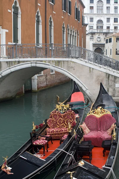 Tradycyjne gondole w Wenecji — Zdjęcie stockowe